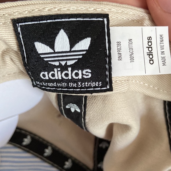 NEW Adidas Women’s Adjustable Fit Ball Cap, Cream - Picture 3 of 3